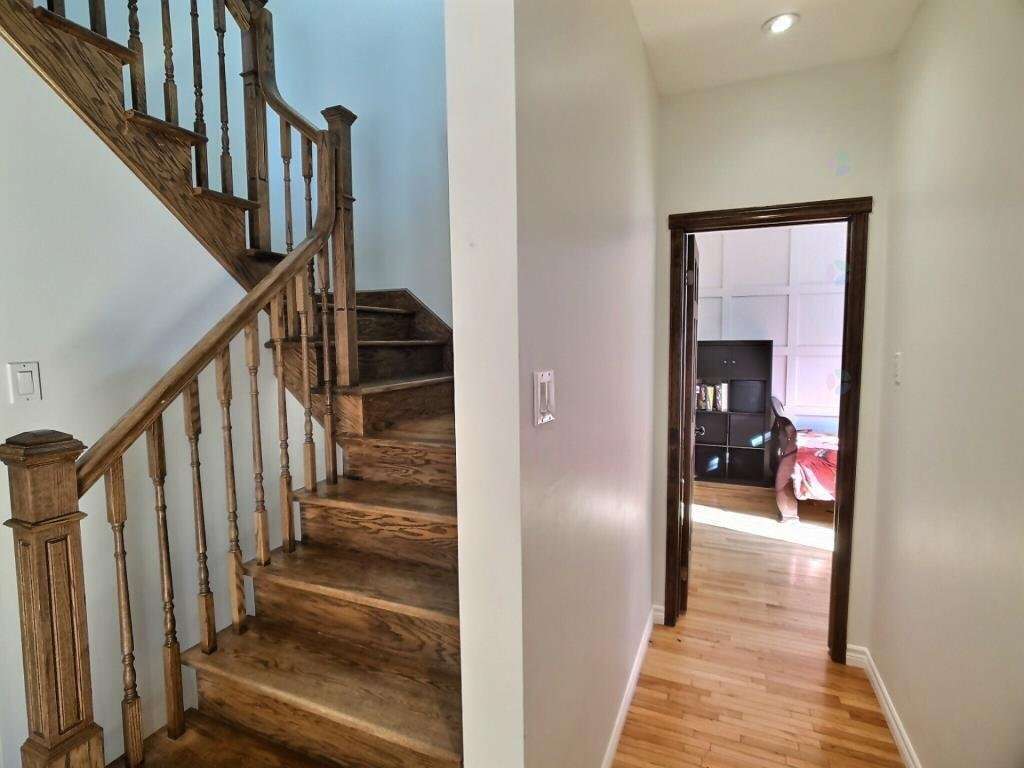 576