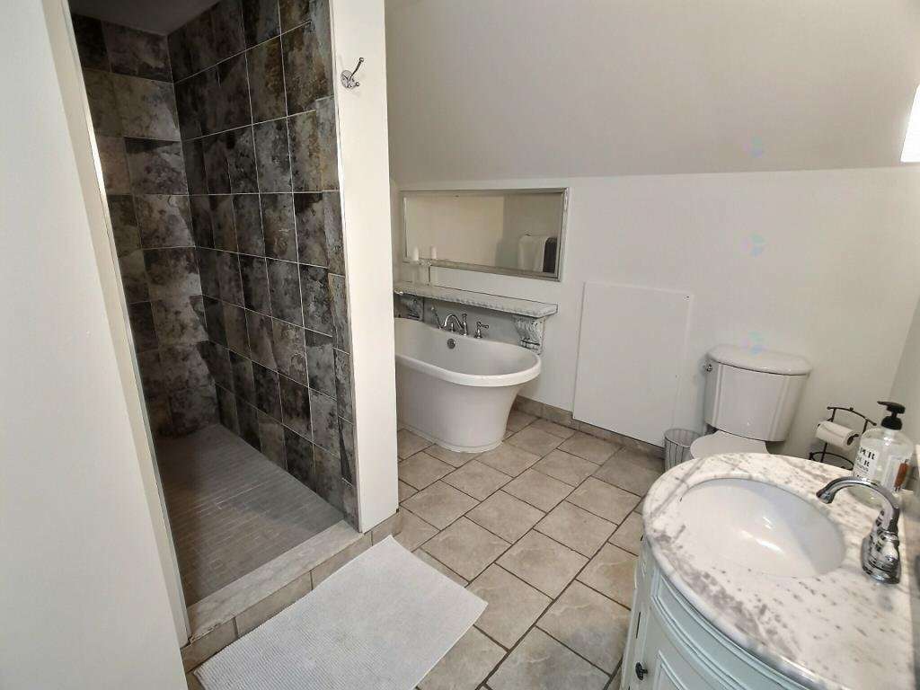 576