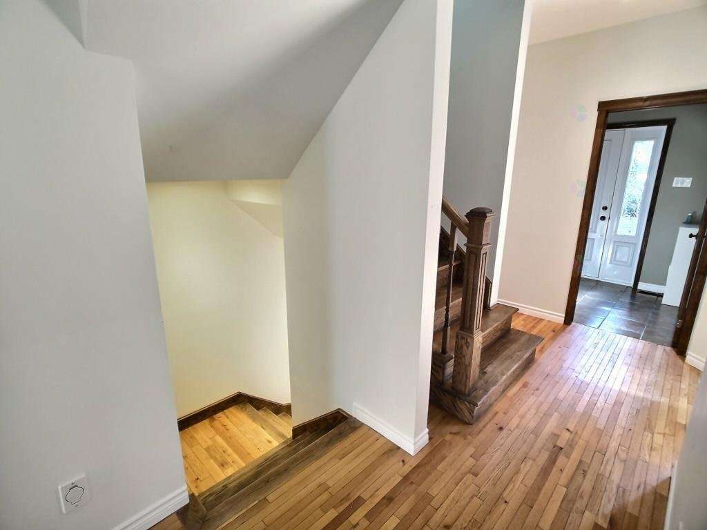 576