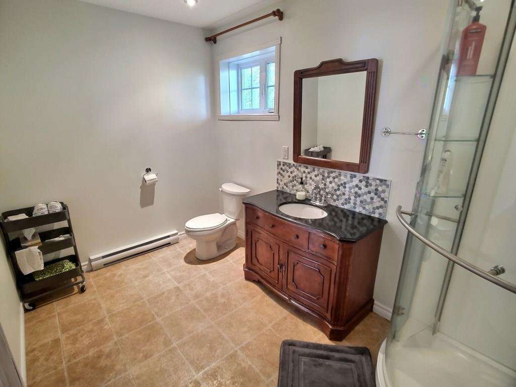 576