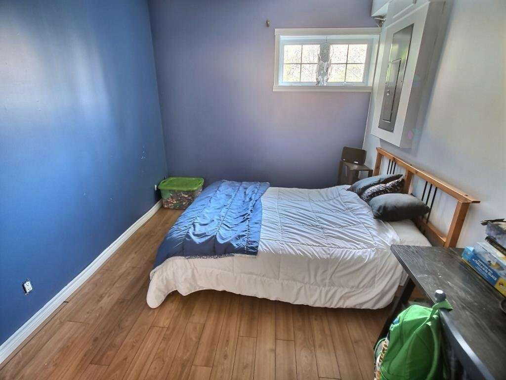 574